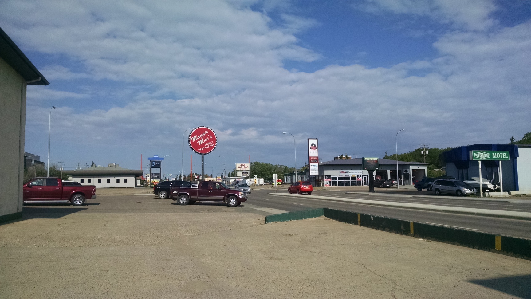 Entering Saskatchewan. The red posts are the state line.