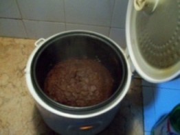 My humble rice cooker with a cake inside