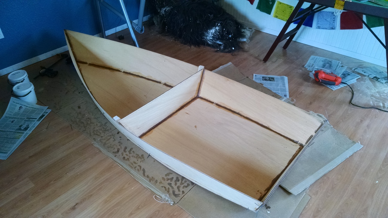 The bottom is traced, cut, stitched, and filleted.