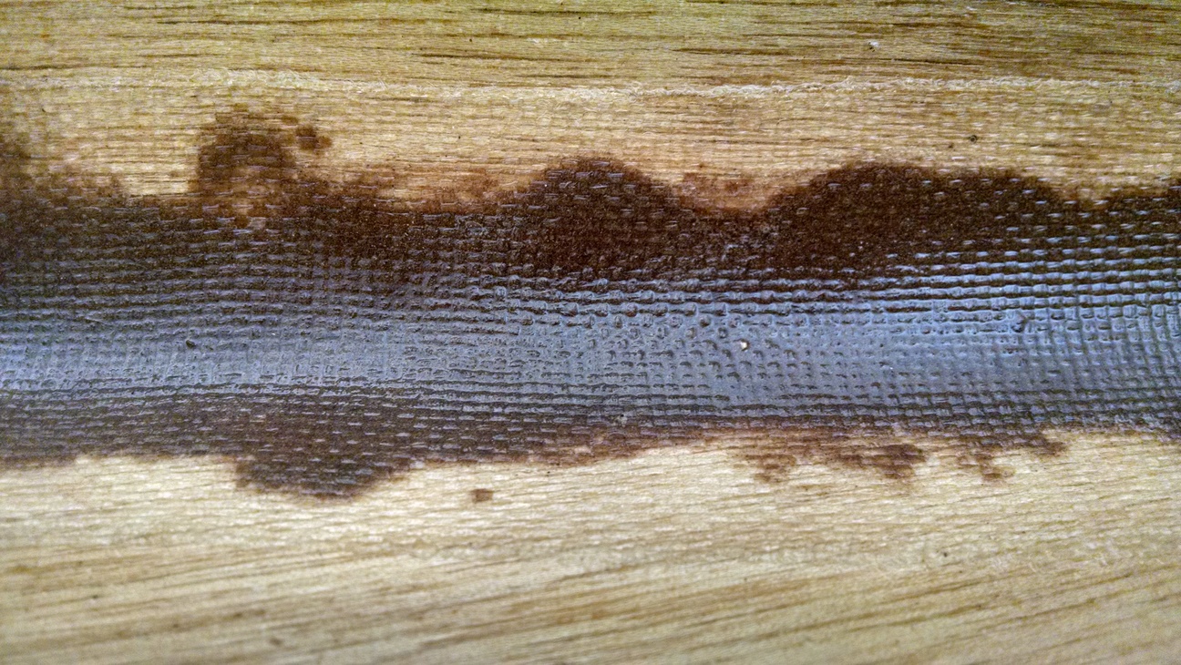 Closeup of a glassed interior fillet. Clearly the work of an amateur.
