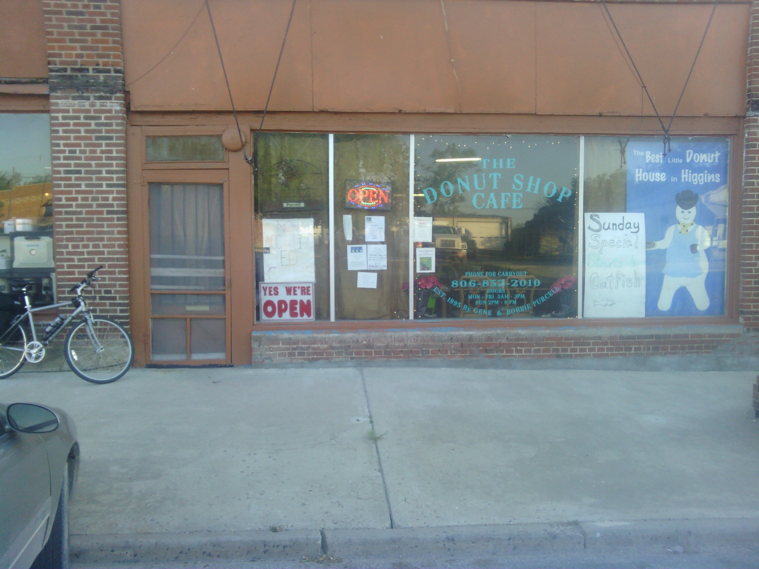 The donut shop cafe