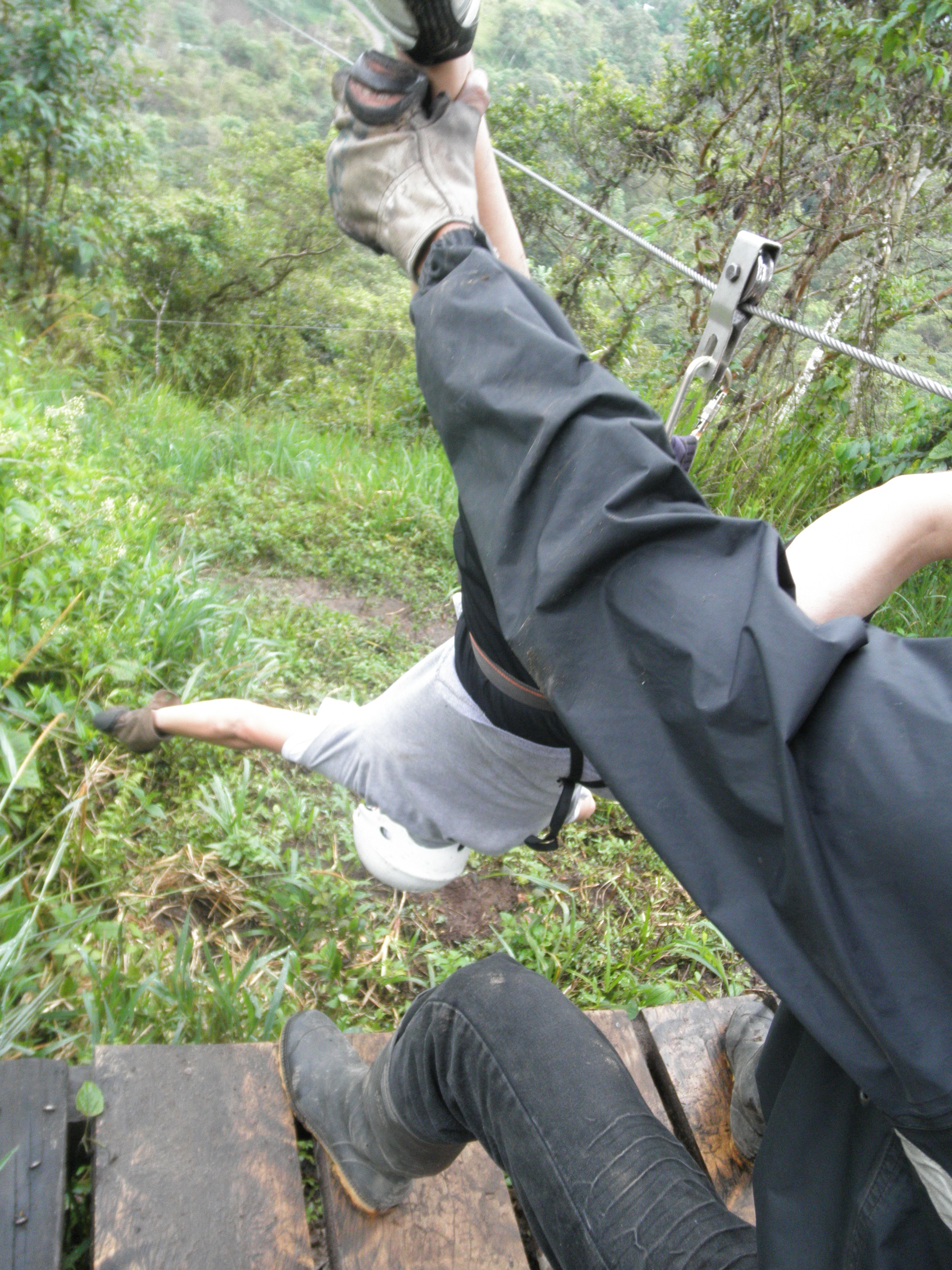 Juan Pablo flies upside down.