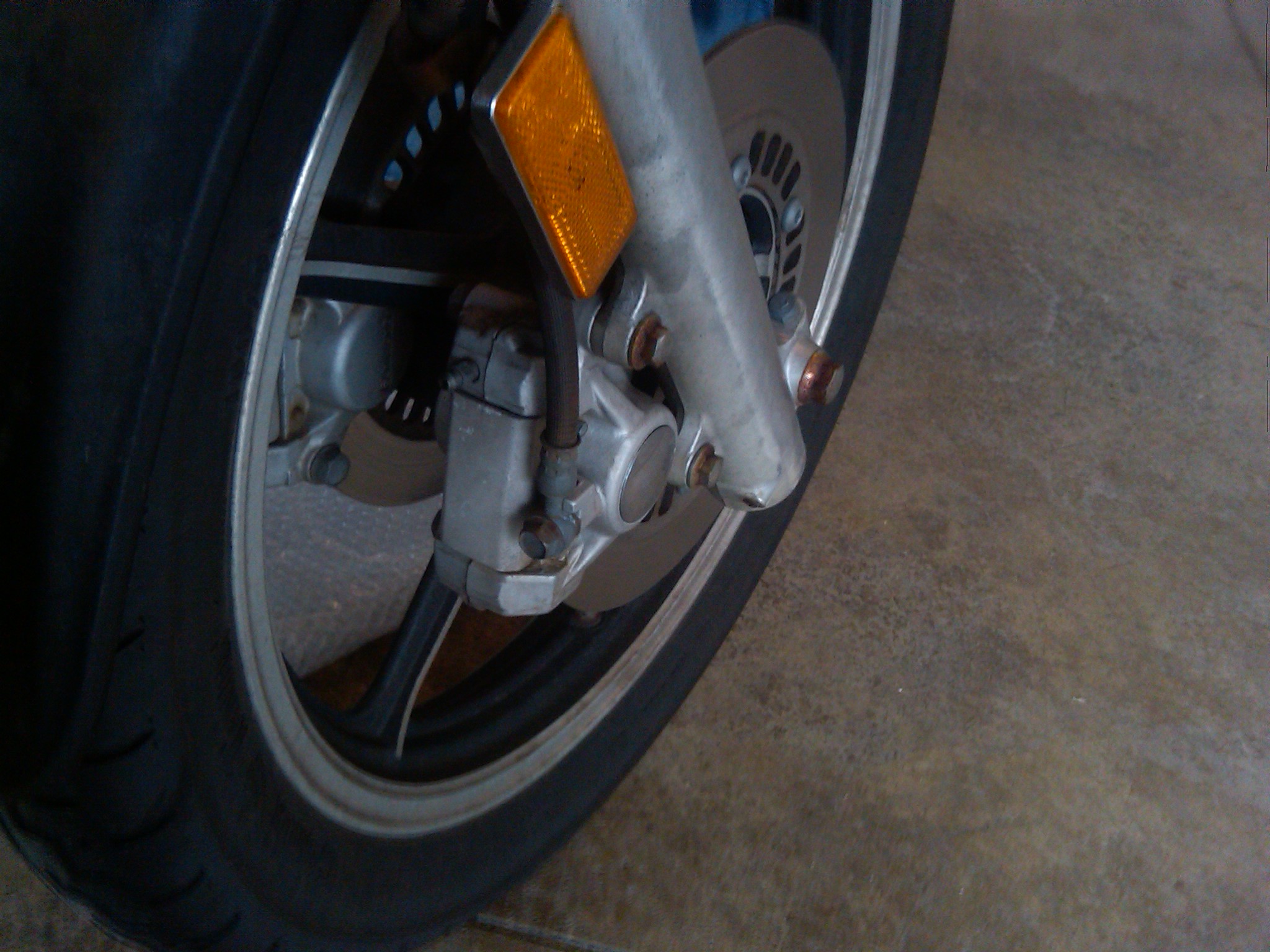The front brake configuration on my XJ700.  You can see the second disc on the other side of the wheel.