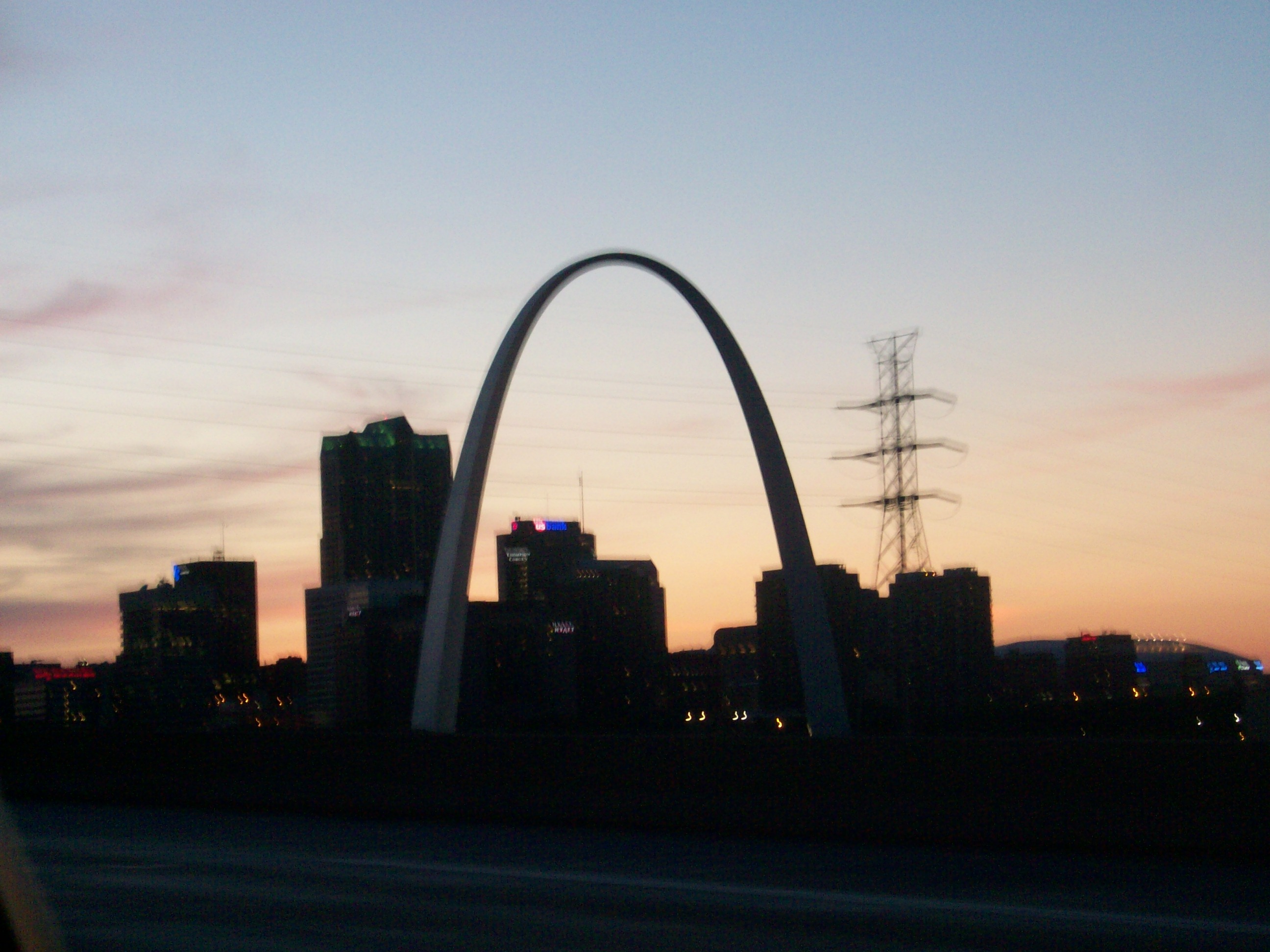 St Louis arch as seen from out car coming in to the city
