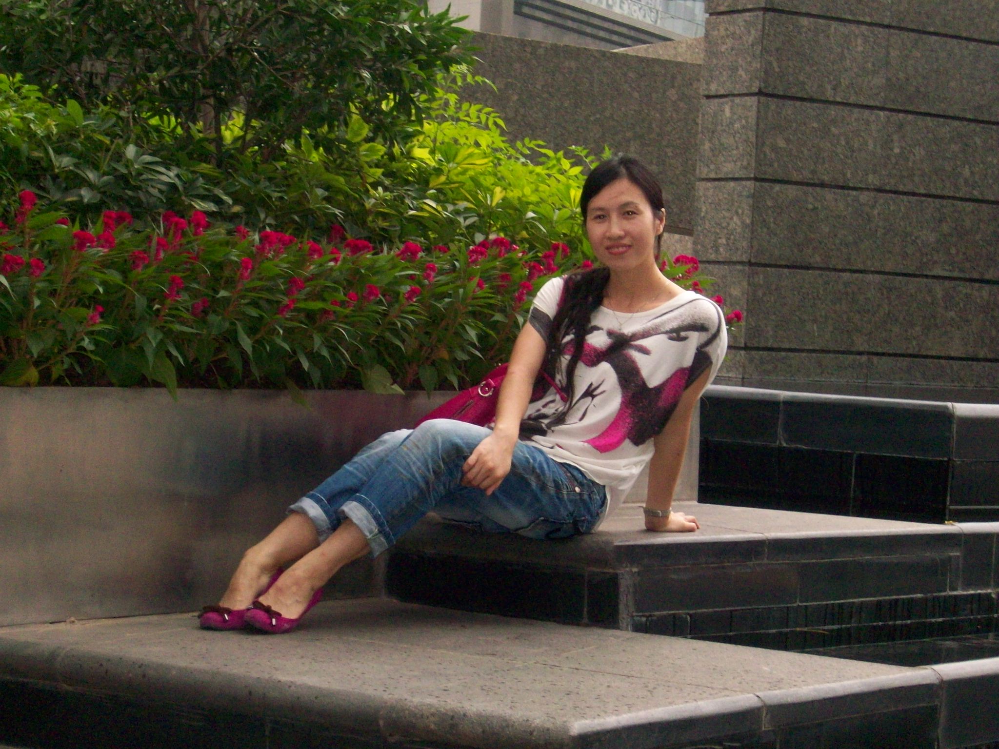 Sunny posing by the fountain