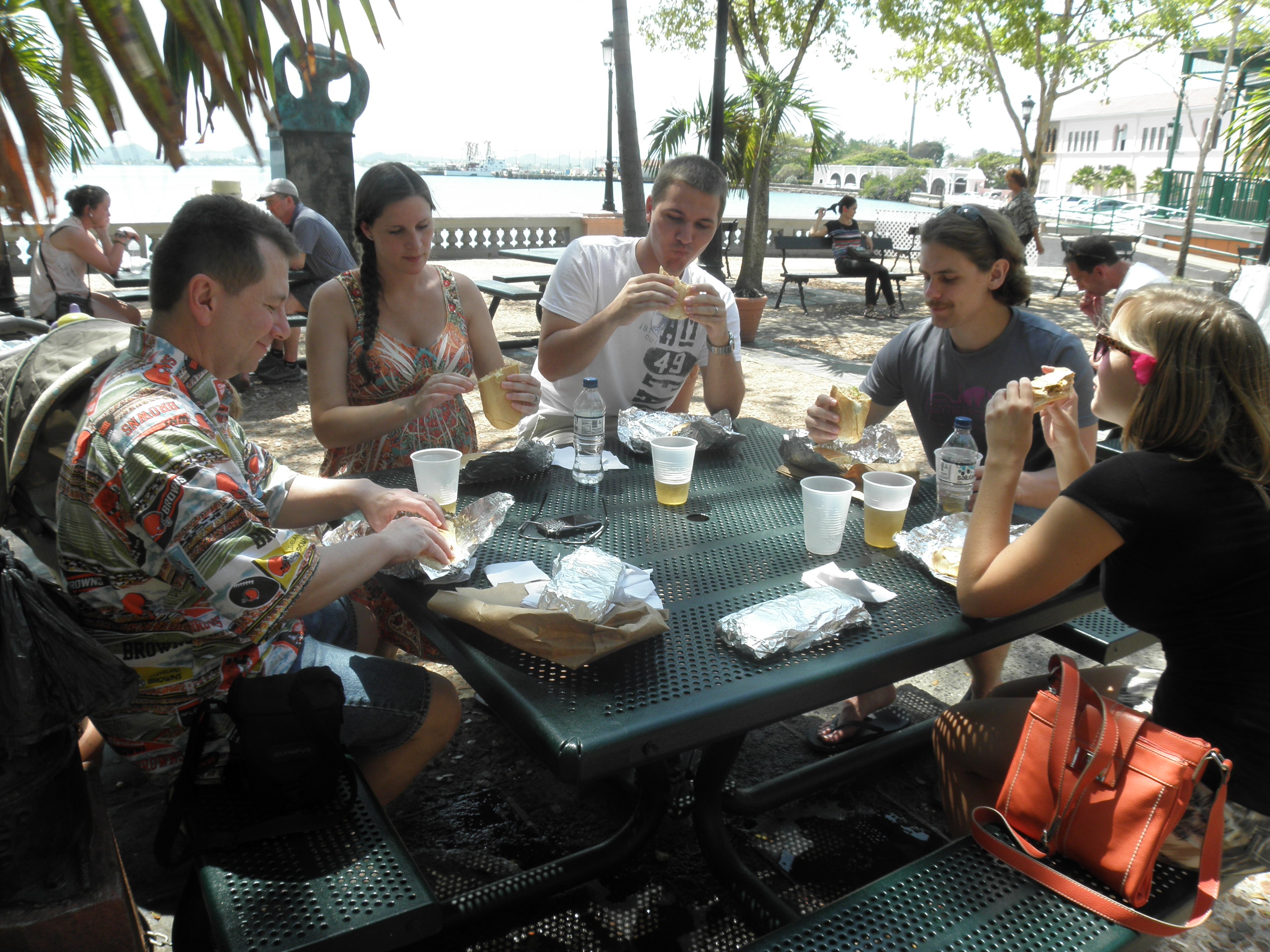 At the end of the week Sarah and John came to San Juan.