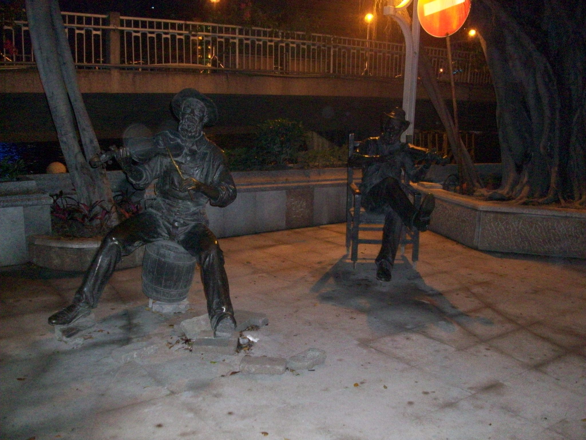 Another statue of some guys playing fiddle